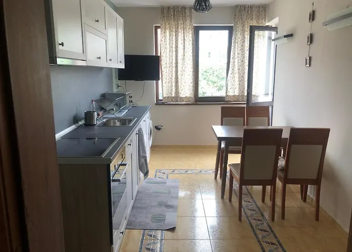 New Town Νεσέμπαρ