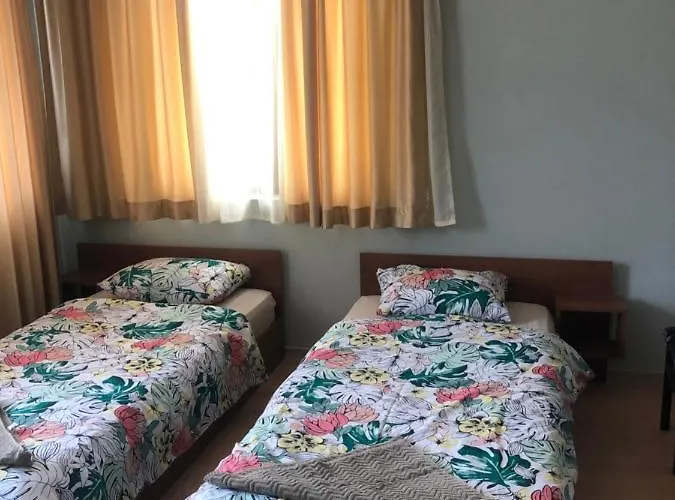 New Town * Νεσέμπαρ